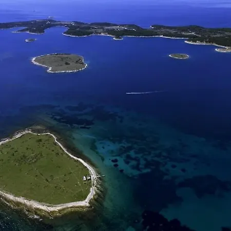 Hacienda Matea An Oasis Of Romance Near The Beaches, Surrounded By Olive Trees, Pool, Jacuzzi And Playground, - Istria Вилла Пула