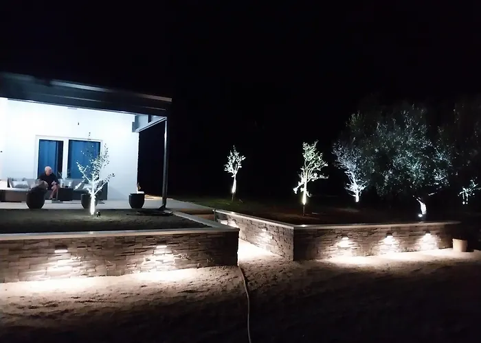 Hacienda Matea - Oasis Of Romance Near The Beaches, Surrounded By Olive Trees, Pool, Jacuzzi And Playground, - Istria Pula