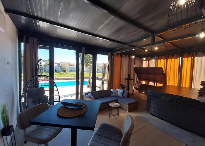 Hacienda Matea - Oasis Of Romance Near The Beaches, Surrounded By Olive Trees, Pool, Jacuzzi And Playground, - Istria Villa *