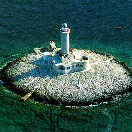 Hacienda Matea An Oasis Of Romance Near The Beaches, Surrounded By Olive Trees, Pool, Jacuzzi And Playground, - Istria