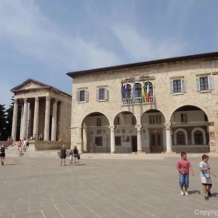 Hacienda Matea An Oasis Of Romance Near The Beaches, Surrounded By Olive Trees, Pool, Jacuzzi And Playground, - Istria Villa
