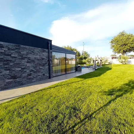 Villa Hacienda Matea An Oasis Of Romance Near The Beaches, Surrounded By Olive Trees, Pool, Jacuzzi And Playground, - Istria *