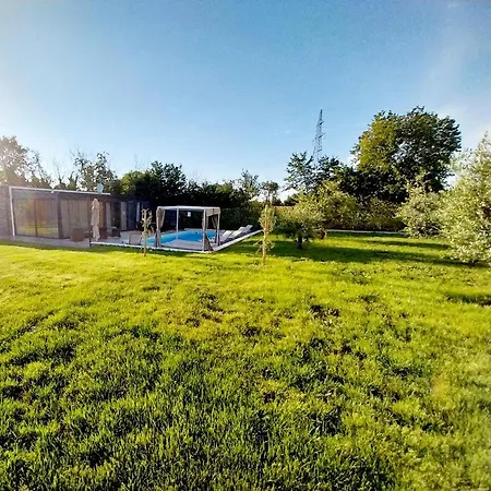 Hacienda Matea An Oasis Of Romance Near The Beaches, Surrounded By Olive Trees, Pool, Jacuzzi And Playground, - Istria Villa Pula