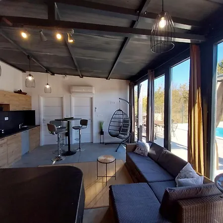 Hacienda Matea - Oasis Of Romance Near The Beaches, Surrounded By Olive Trees, Pool, Jacuzzi And Playground, - Istria * 普拉