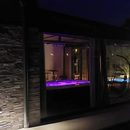 Willa Hacienda Matea An Oasis Of Romance Near The Beaches, Surrounded By Olive Trees, Pool, Jacuzzi And Playground, - Istria Pula