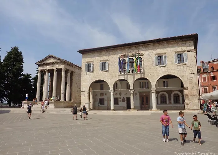 Hacienda Matea - Oasis Of Romance Near The Beaches, Surrounded By Olive Trees, Pool, Jacuzzi And Playground, - Istria Vila
