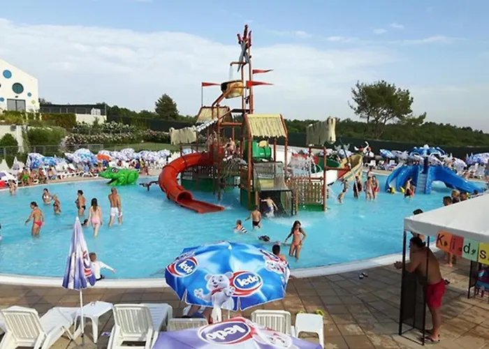 Hacienda Matea - Oasis Of Romance Near The Beaches, Surrounded By Olive Trees, Pool, Jacuzzi And Playground, - Istria Vila *