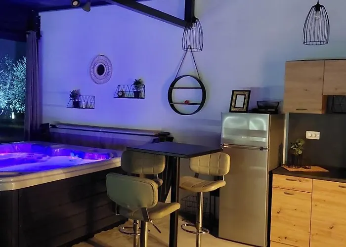 Hacienda Matea - Oasis Of Romance Near The Beaches, Surrounded By Olive Trees, Pool, Jacuzzi And Playground, - Istria Vila *