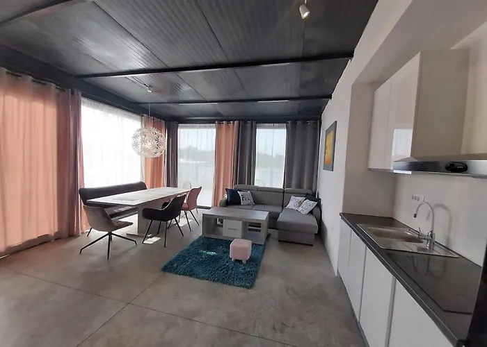 Hacienda Matea - Oasis Of Romance Near The Beaches, Surrounded By Olive Trees, Pool, Jacuzzi And Playground, - Istria Pula