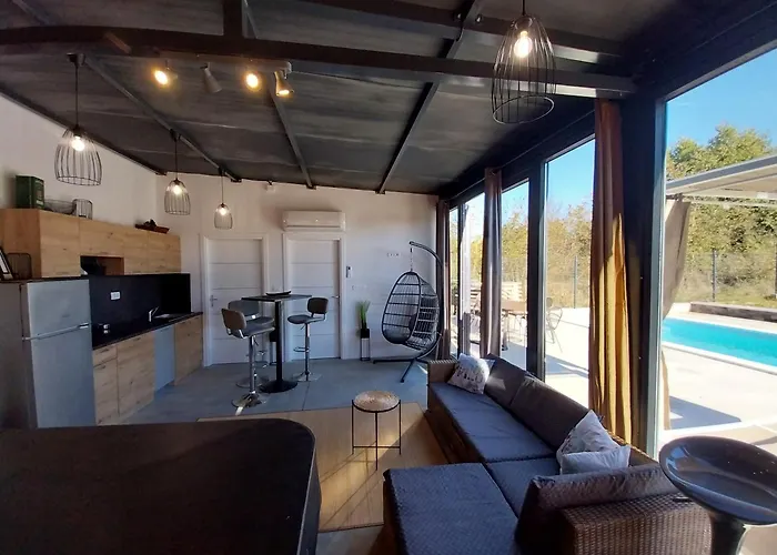 Hacienda Matea - Oasis Of Romance Near The Beaches, Surrounded By Olive Trees, Pool, Jacuzzi And Playground, - Istria * Pula