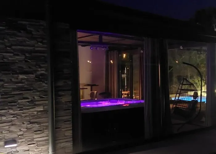 Vila Hacienda Matea - Oasis Of Romance Near The Beaches, Surrounded By Olive Trees, Pool, Jacuzzi And Playground, - Istria Pula