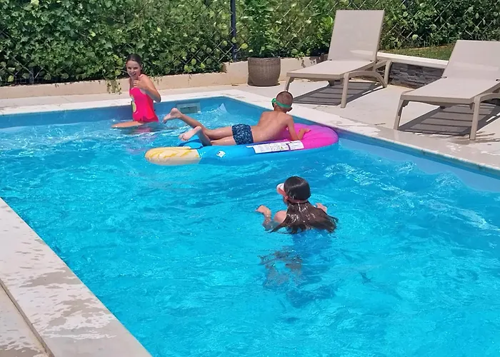 Vila Hacienda Matea - Oasis Of Romance Near The Beaches, Surrounded By Olive Trees, Pool, Jacuzzi And Playground, - Istria *